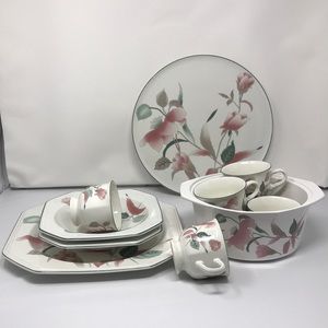 Mikasa China Dinnerware set
